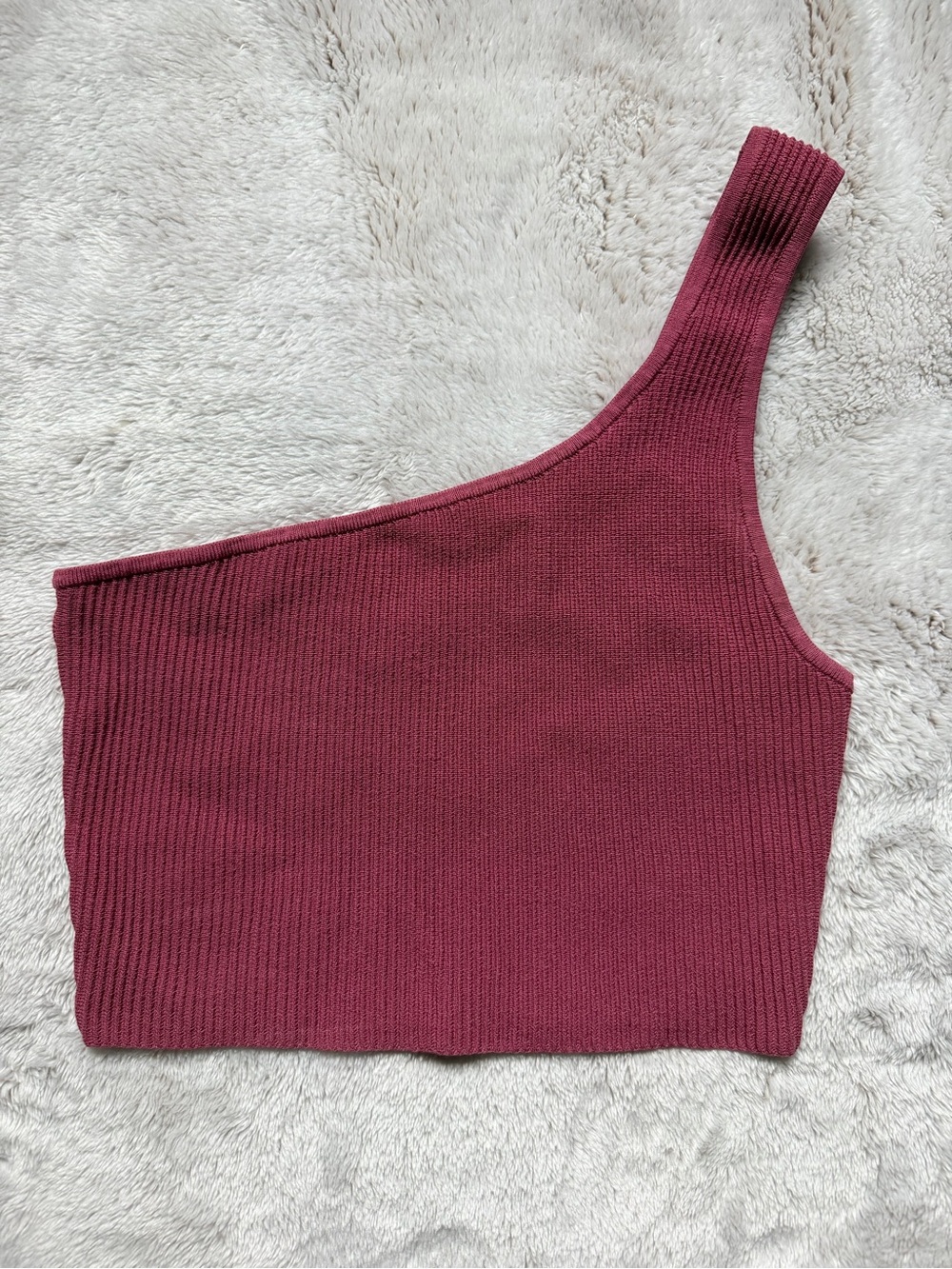 Babaton One-Shoulder Ribbed Crop Top in Wine